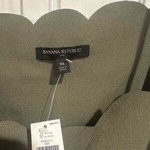 Banana Republic Scalloped Edge tank top in Olive